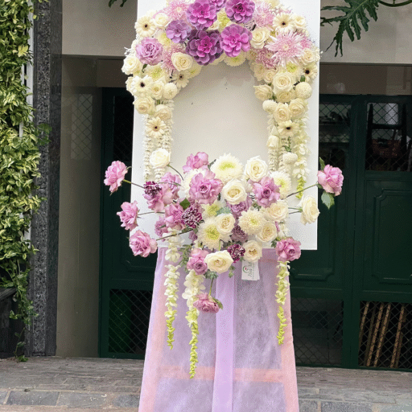 Mẫu Vòng Hoa Đám Tang Đẹp Hiện Đại Với Hoa Tươi Kết Hợp Với Sen Đá