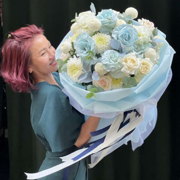 Bó Hoa Hồng Xanh Trắng Đẹp Như Ngọc Thạch