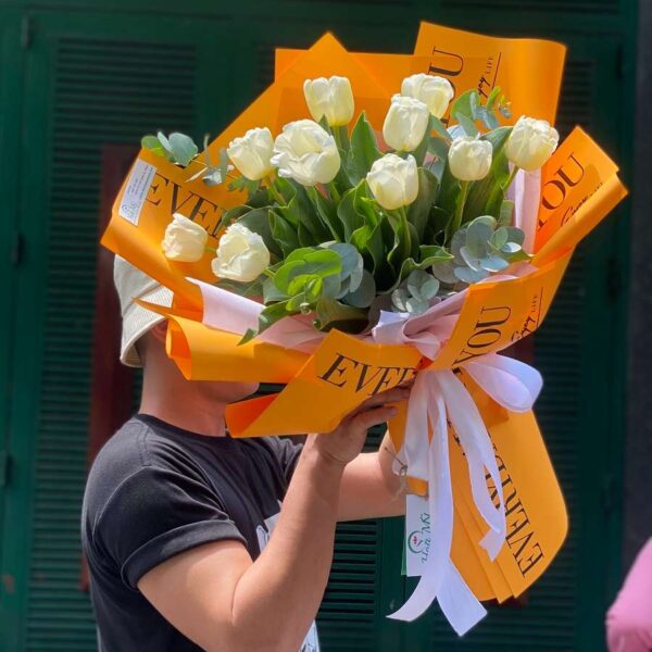 Bó Hoa Tulip Tươi Màu Trắng Sang Trọng
