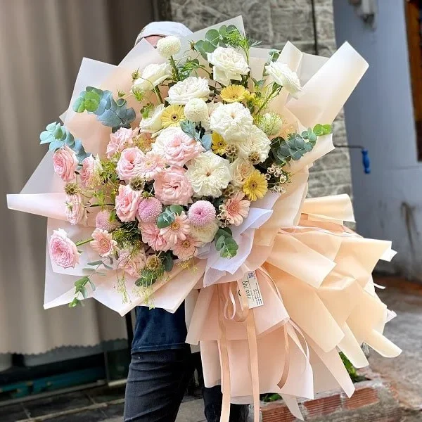 Hoa Tặng Bạn Thân Bó Hoa Màu Sang Trọng