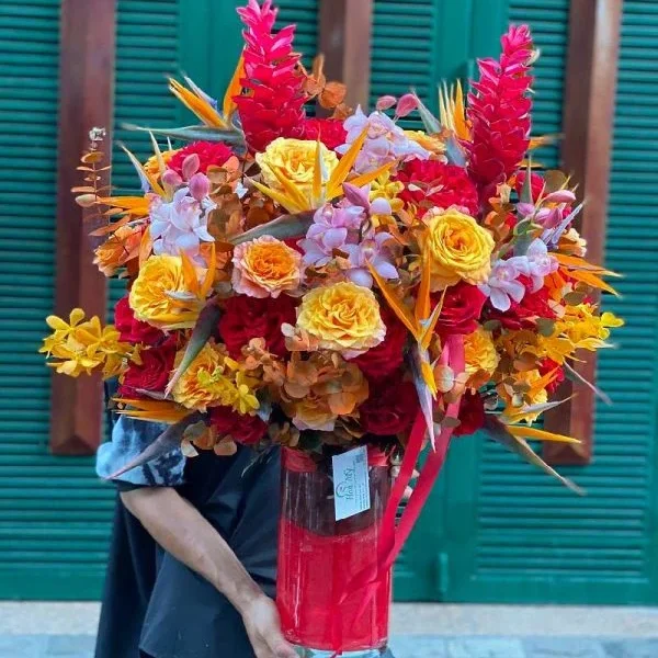 Hoa Sinh Nhật Đẹp: Món Quà Siêu Lý Tưởng Cho Phụ Nữ Trung Niên