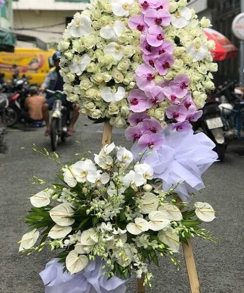 Hoa Viếng Đẹp Sang Trọng Màu Tím Trắng