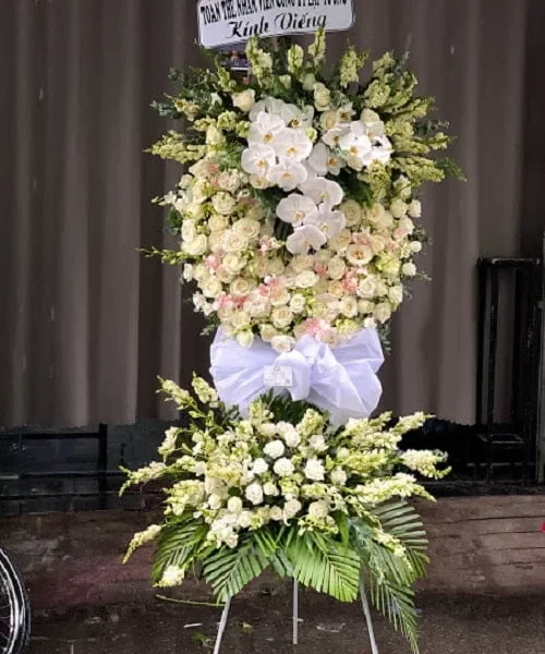 Mẫu Vòng Hoa Đám Tang 2 Tầng Hoành Tráng