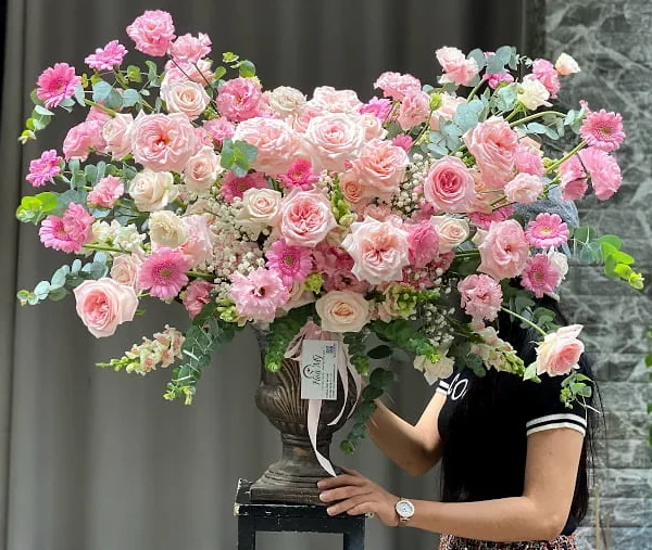 Hoa Mừng Tân Gia Nhà Mới: Bình Hoa Hồng Phát