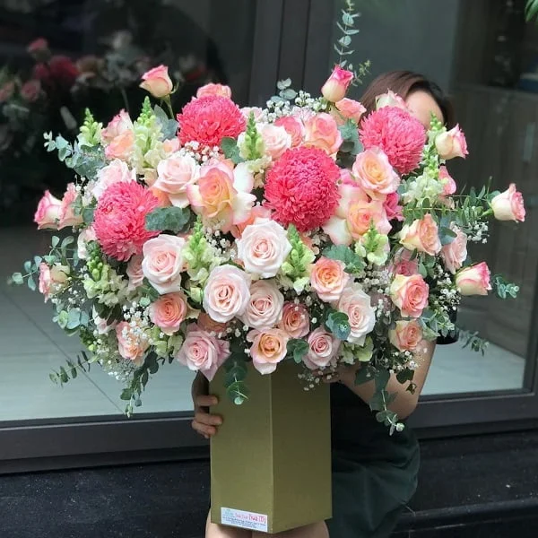 cuc_mau_don_mix_hoa_hong.jpg.webp Lãng Hoa Tươi Đẹp Nhất Màu Hồng Được Lòng Chị Em Phụ Nữ - Image 1