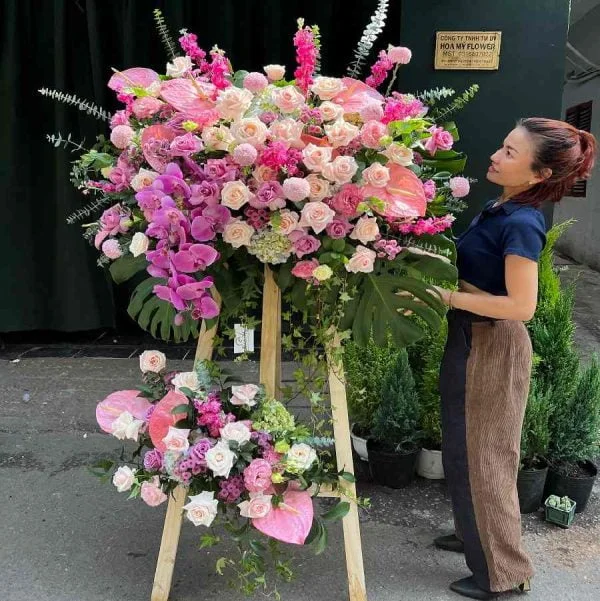 hoa-46-compressed-600x601.jpg.webp Kệ Hoa Chúc Mừng Đại Hội Hai Tầng Siêu To Và Hoành Tráng - Image 1