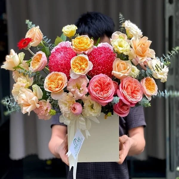 lang-hoa-sinh-nhat-sang-trong.jpg.webp Lẵng Hoa Sinh Nhật Đẹp Sang Trọng Để Bàn - Image 1