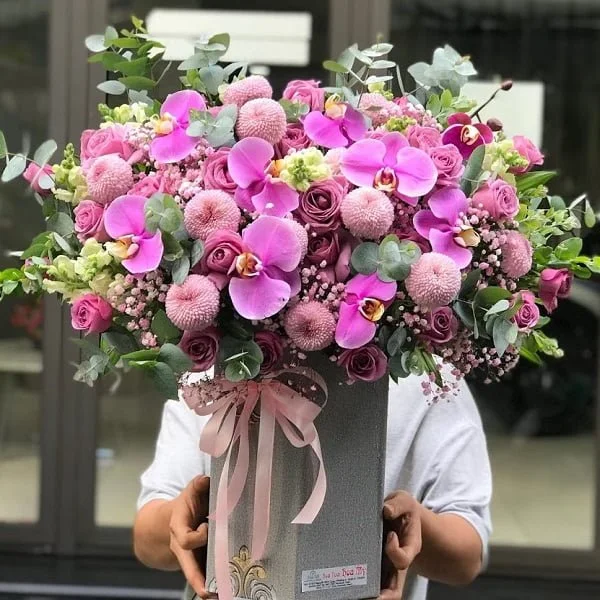 lang_hoa_hong_tim_dep.jpg.webp Lẵng Hoa Hồng Tím, Lan Hồ Điệp Tím, Cúc Ping Pong Tím Đẹp Nhất - Image 1