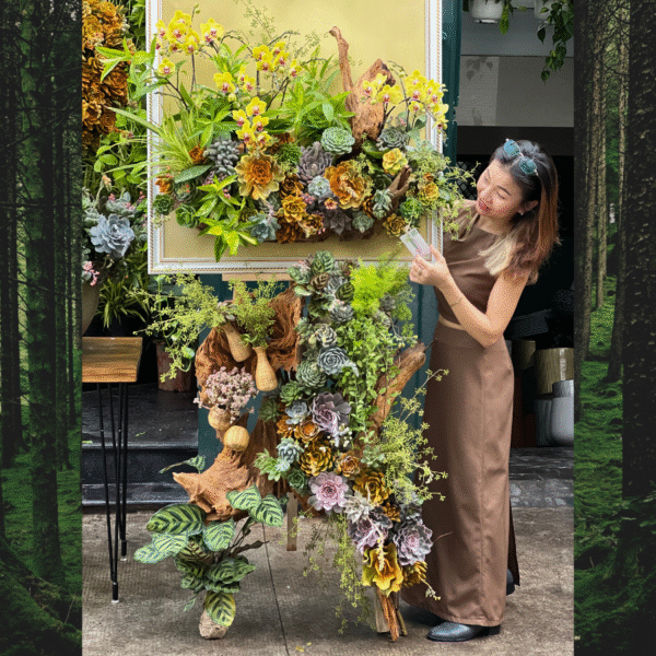 Lan Hồ Điệp Gỗ Lũa Tông Vàng Chủ Đạo Với Kệ Hoa Sen Đá – Kệ Tranh Giá Vẽ 3D