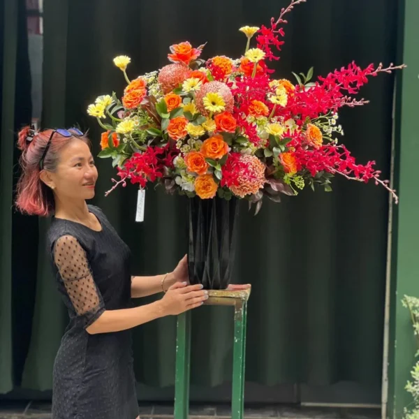 Bán Hoa Tươi – Bình Hoa Chúc Mừng Mang Phong Cách Quý Tộc