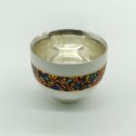 Chén bạc uống trà trắng viền ngũ sắc - Image 6