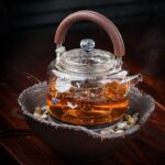 Bộ Ấm Thuỷ Tinh Cao Cấp SƯƠNG MAI Sen Cá 1000ml - Image 7