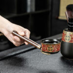 Bộ Ấm Chén Pha Trà Cối Xay SM002 Đỏ Đen Vàng - Image 3