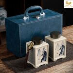 Set Hũ Đựng Trà Lọ Sứ Vuông, Hộp Da - Image 3